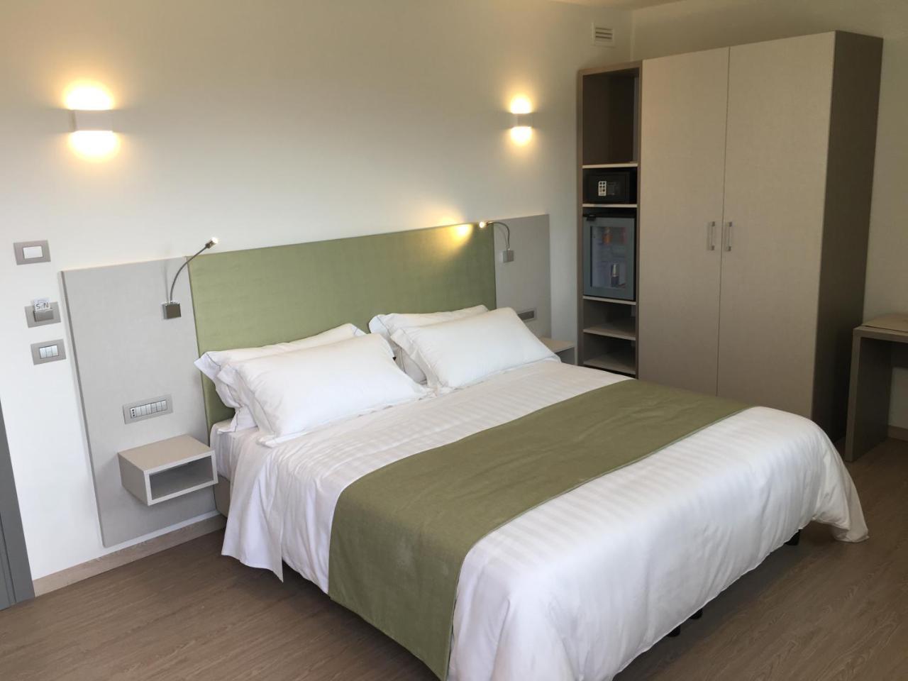 Hotel Stele Di Nora Pula Eksteriør billede